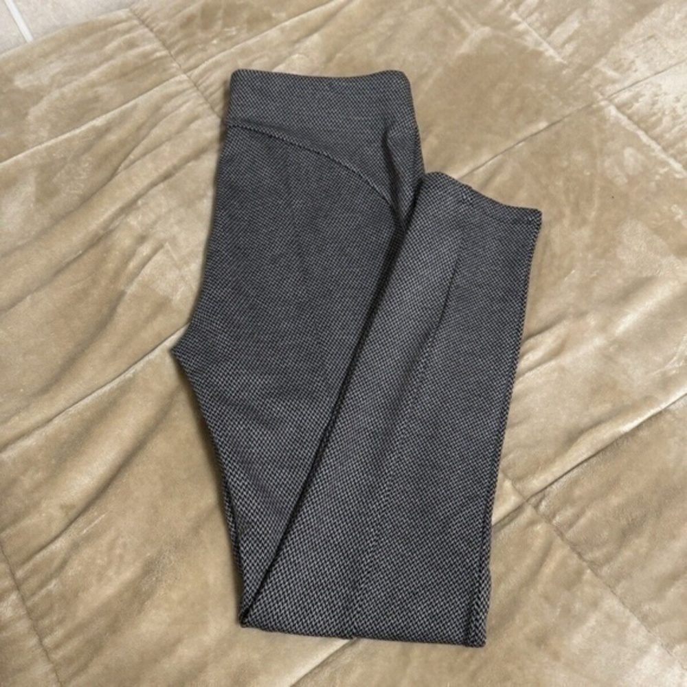 Ann Taylor Size 8 Chevron Seamed Side Zip Leggings w/28.5" Inseam - EUC